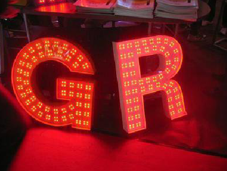 随县LED发光字常见的安装误区。